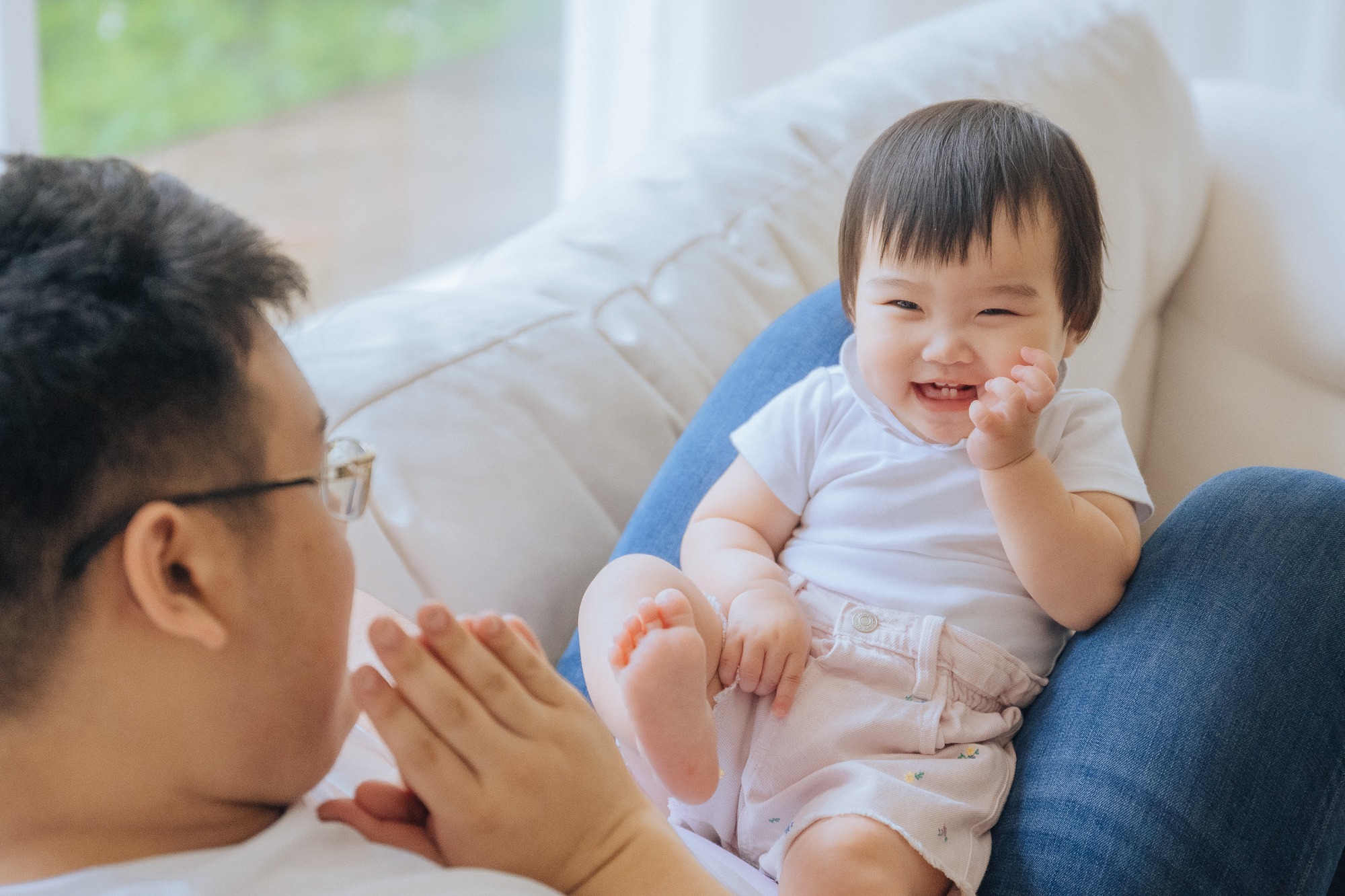 全家福攝影作品：爸爸與寶寶的互動